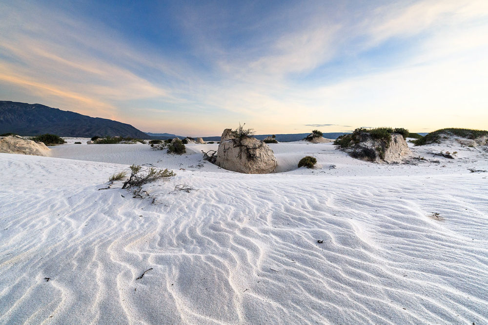 El insólito desierto de cristal blanco que hace millones de años fue un