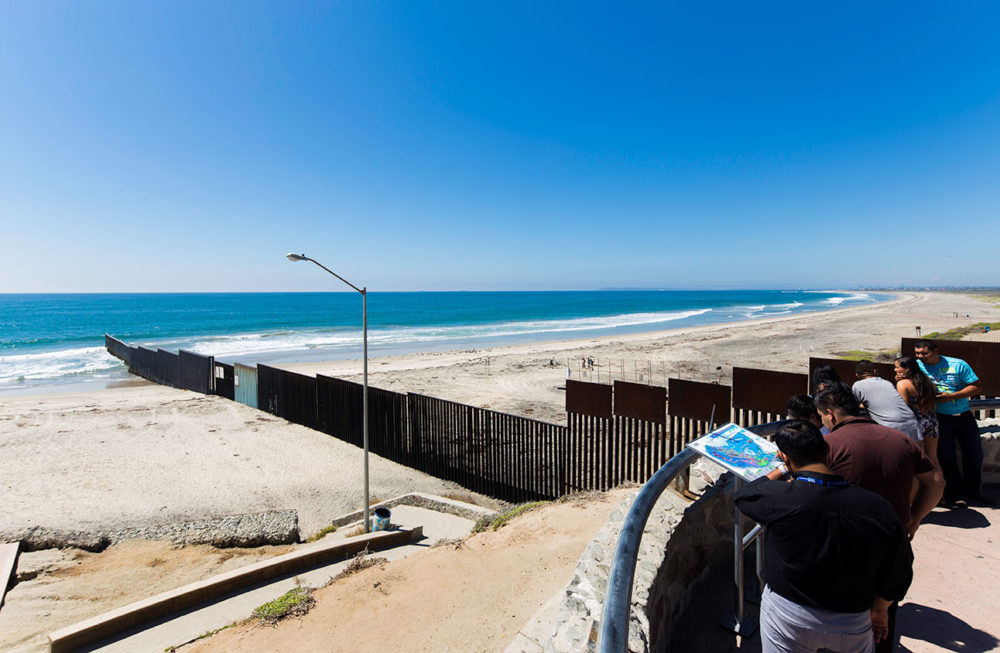 Camina por el Malecón Bicentenario - Escapadas por México Desconocido