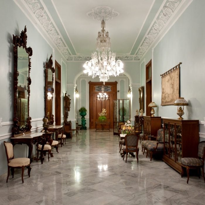 Quinta Montes Molina-Museo-corredor-muebles-Mérida-Yucatán