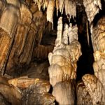 Explora un río subterráneo en las grutas de Acocomoca