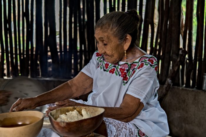 Saborea platillos emblemáticos con cocineras tradicionales