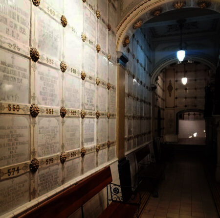 Las espeluznantes catacumbas del Templo Expiatorio, la “Notre Dame” mexicana