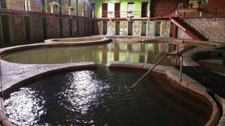 Aguas termales al estilo romano muy cerca de la CDMX